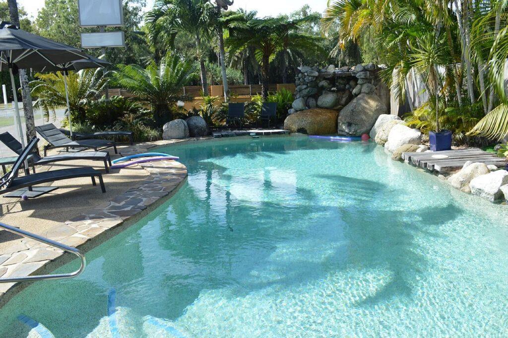 Lazy Lizard Motor Inn Port Douglas Exterior photo