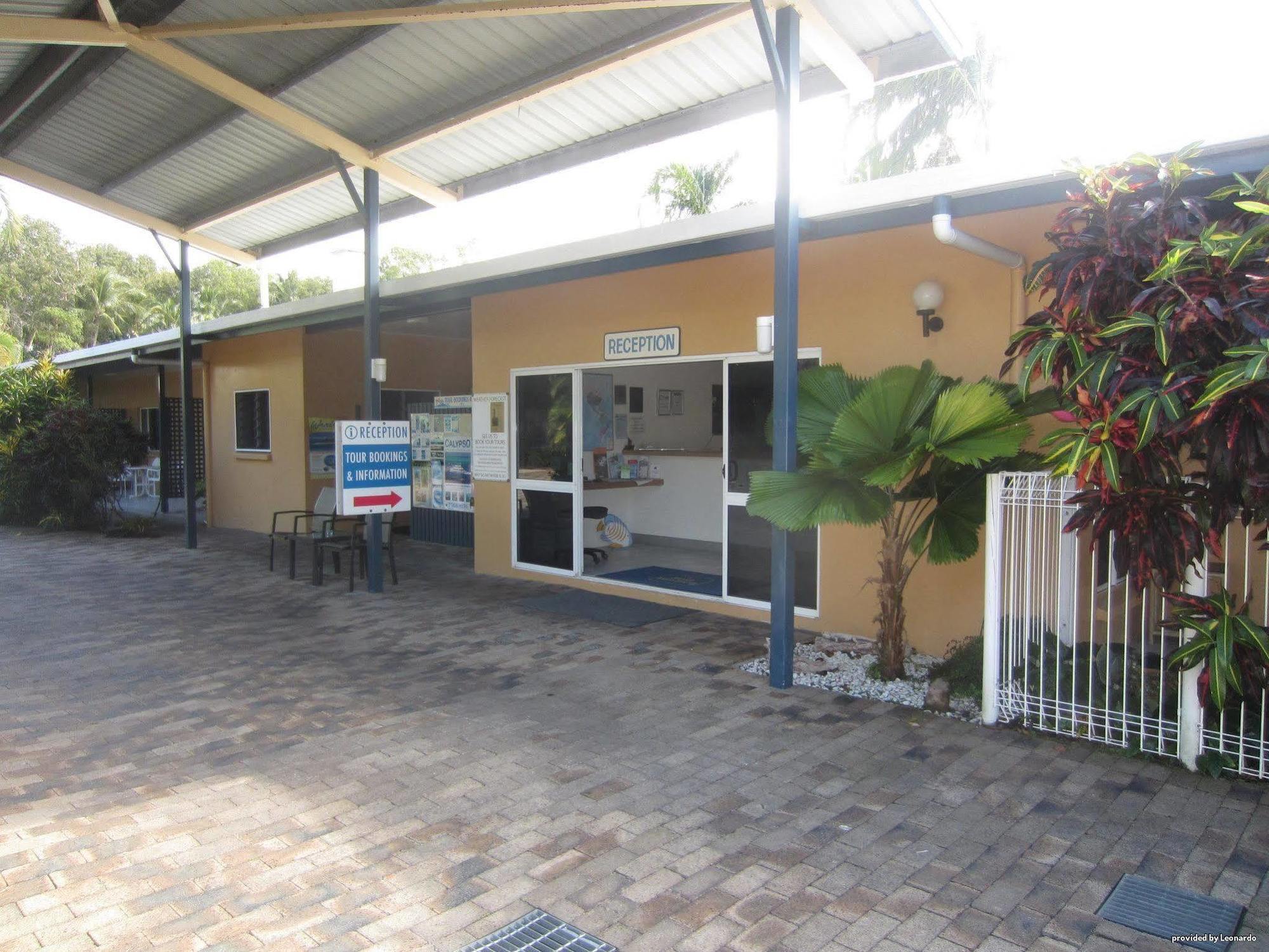 Lazy Lizard Motor Inn Port Douglas Exterior photo