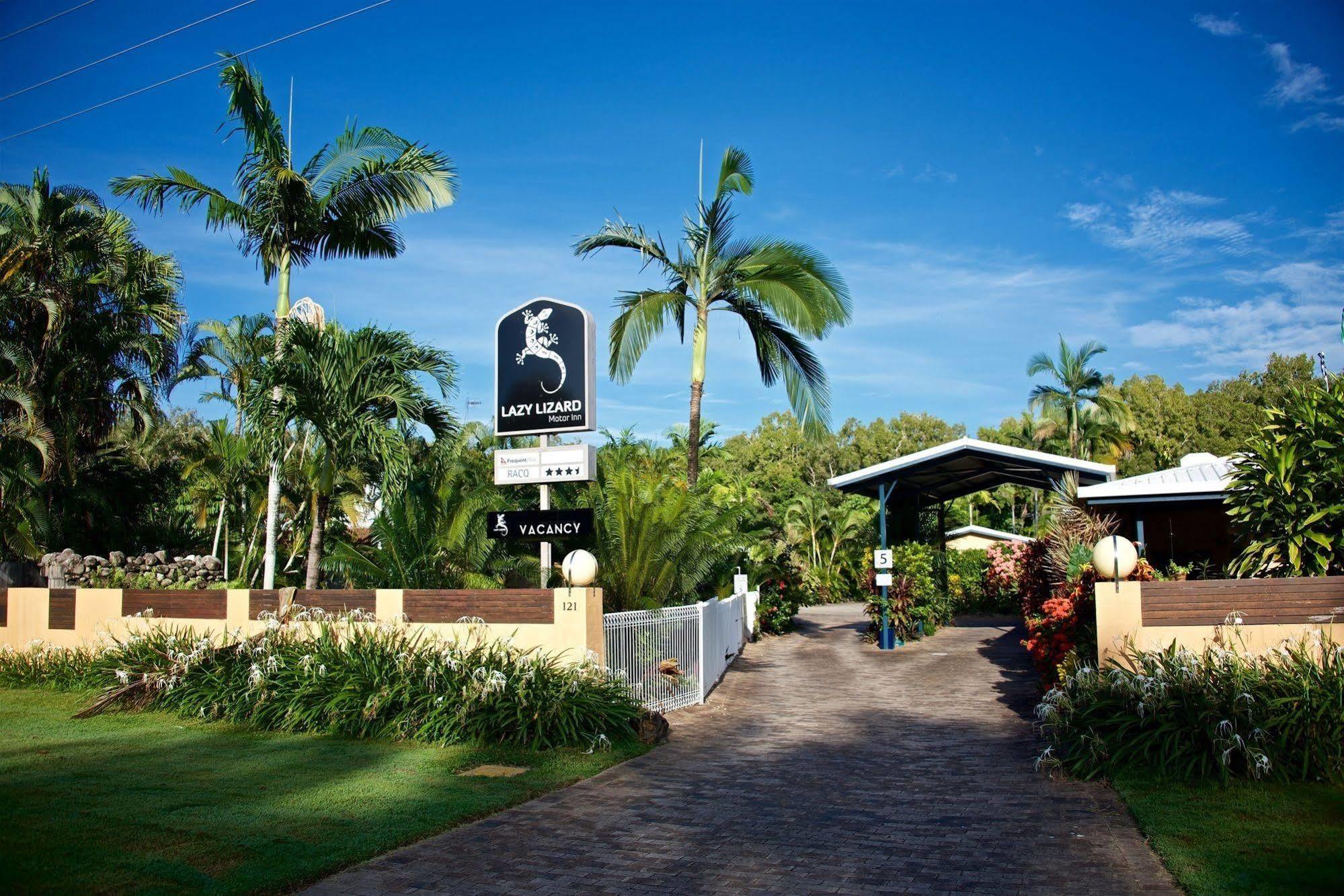 Lazy Lizard Motor Inn Port Douglas Exterior photo